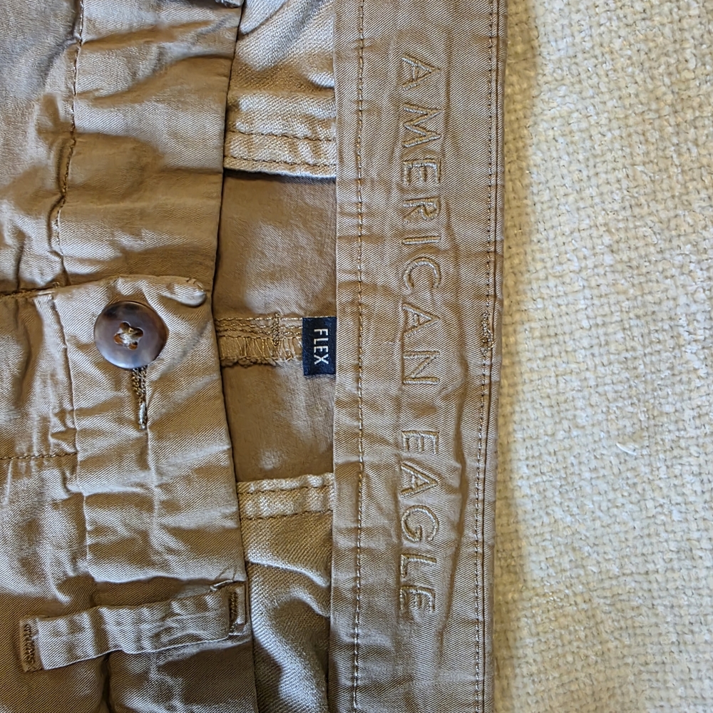American Eagle Flex Khaki Shorts Women’s Size 34 Tan Casual - Picture 3 of 3